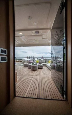 https://dev-api.arconyachts.com/storage/media/29198/conversions/400_8231206208-optimize.webp