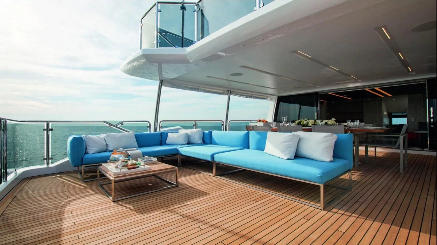 https://dev-api.arconyachts.com/storage/media/29347/conversions/395_9281041409-optimize.webp