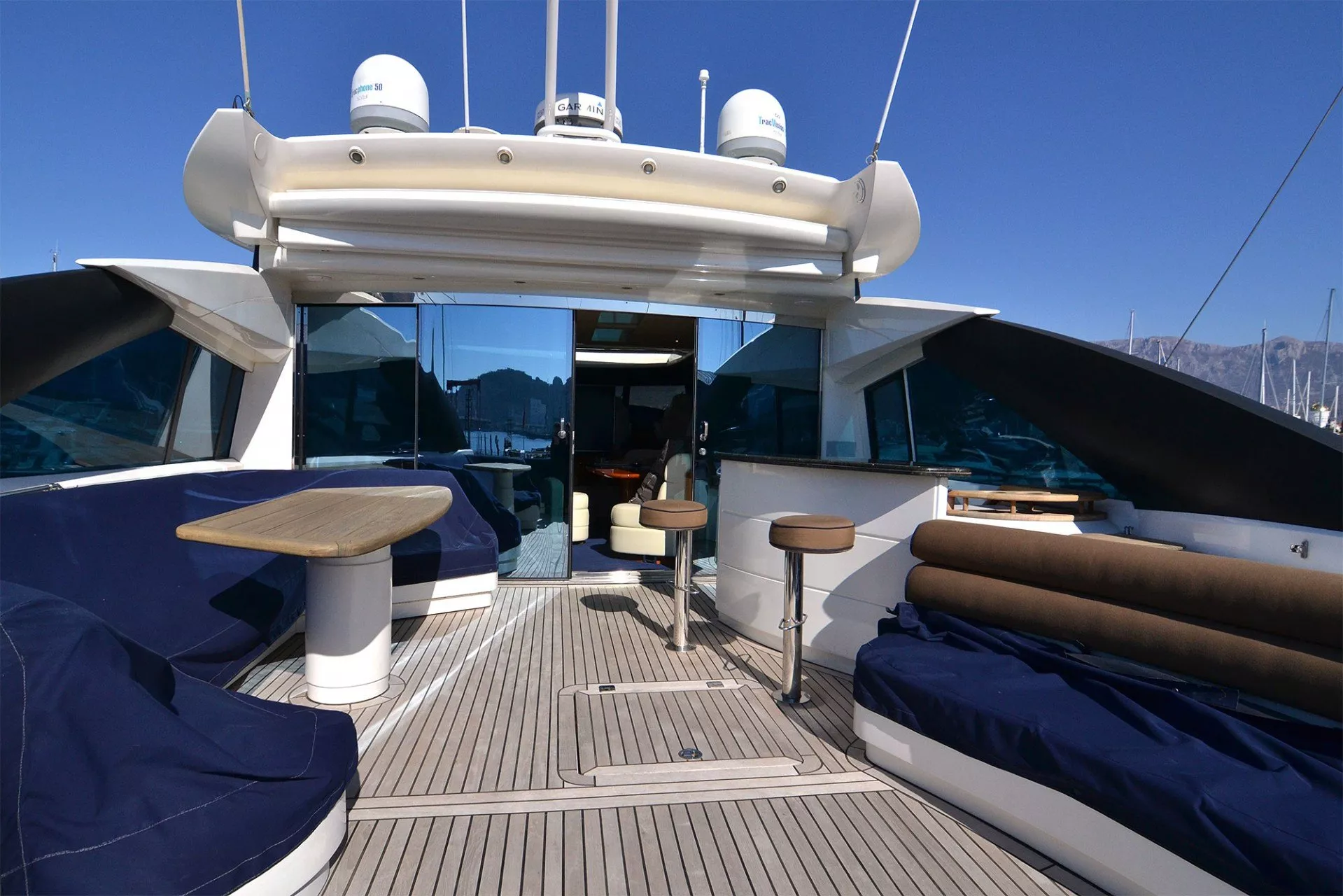 https://dev-api.arconyachts.com/storage/media/29391/conversions/391_0347442967-optimize.webp