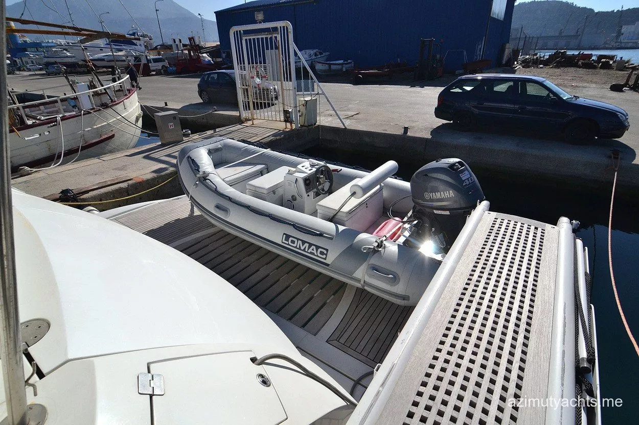 https://dev-api.arconyachts.com/storage/media/29392/conversions/391_2919434822-optimize.webp