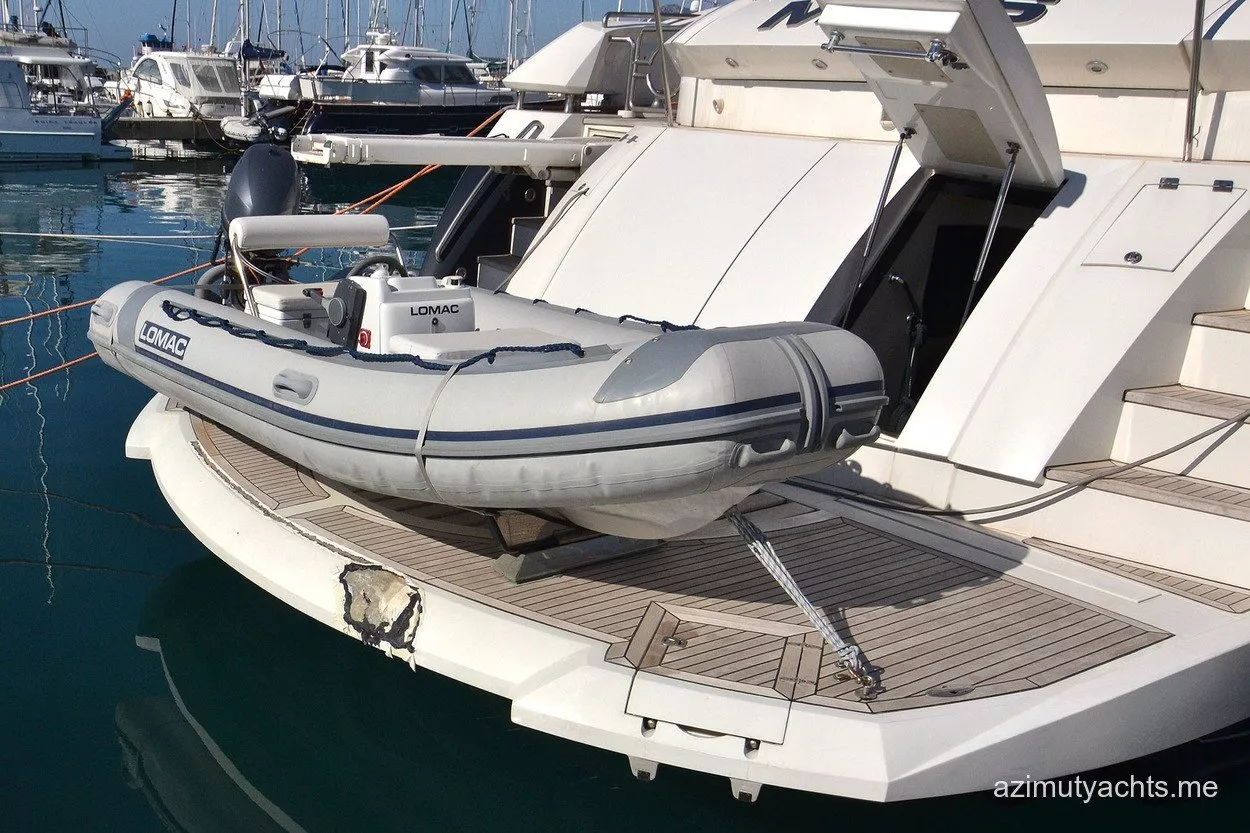 https://dev-api.arconyachts.com/storage/media/29395/conversions/391_2665379863-optimize.webp