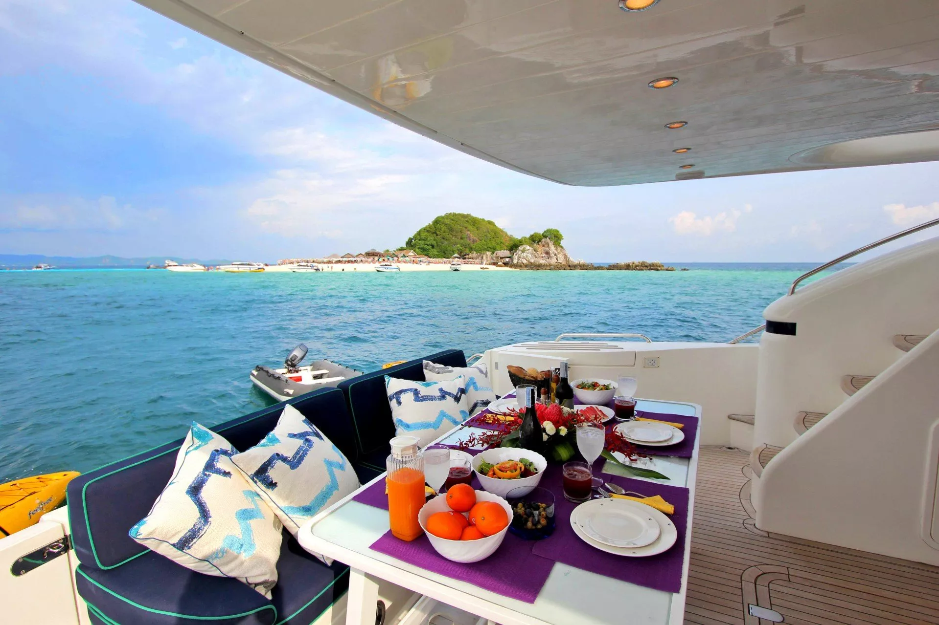 https://dev-api.arconyachts.com/storage/media/29466/conversions/131_9842832773-optimize.webp