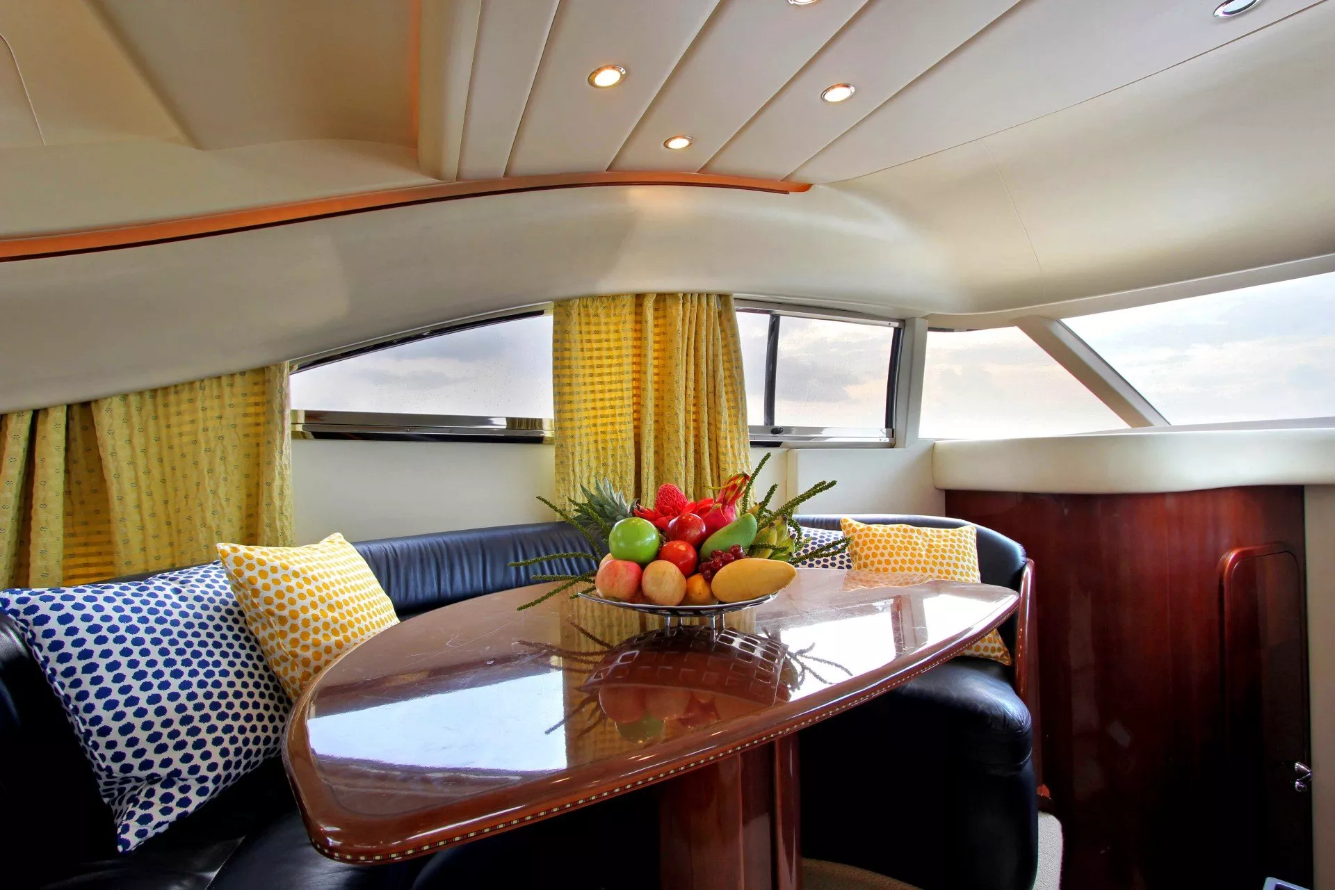 https://dev-api.arconyachts.com/storage/media/29468/conversions/131_9747181905-optimize.webp