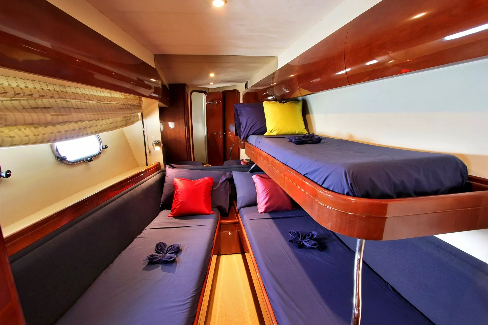 https://dev-api.arconyachts.com/storage/media/29470/conversions/131_0024981569-optimize.webp