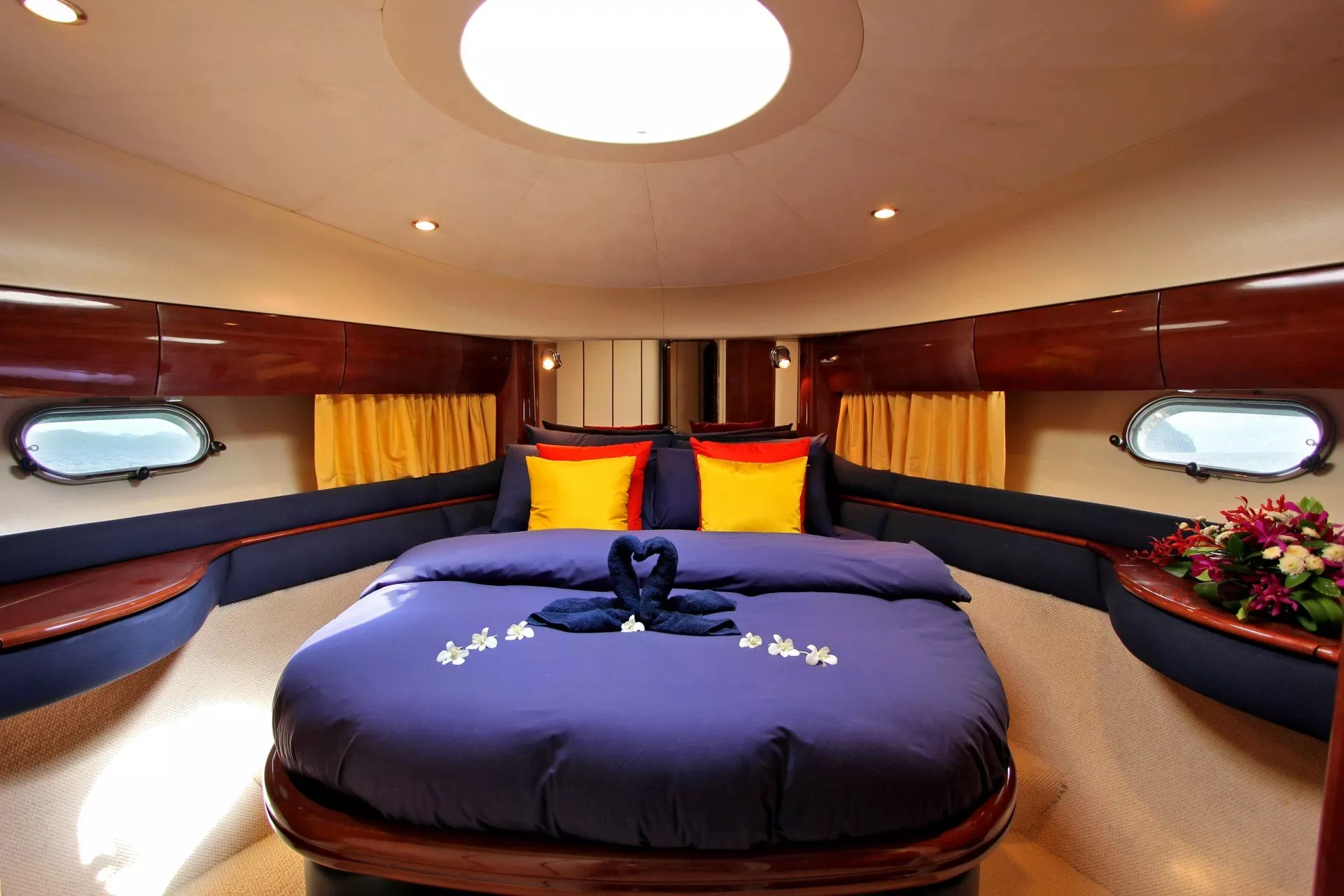 https://dev-api.arconyachts.com/storage/media/29471/conversions/131_4401723617-optimize.webp