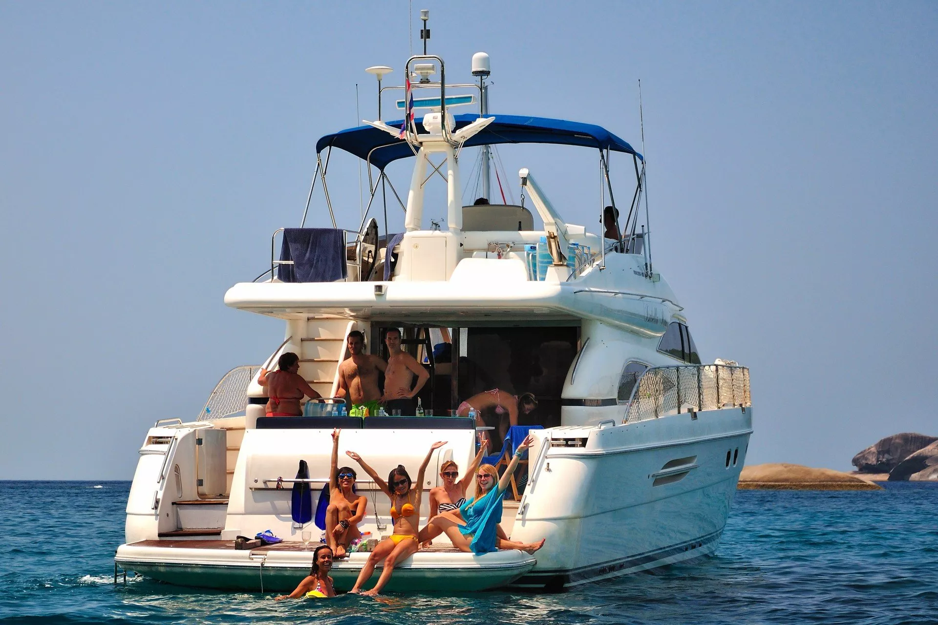 https://dev-api.arconyachts.com/storage/media/29476/conversions/131_4207895622-optimize.webp