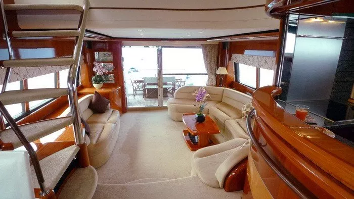 https://dev-api.arconyachts.com/storage/media/29491/conversions/387_8578120259-optimize.webp