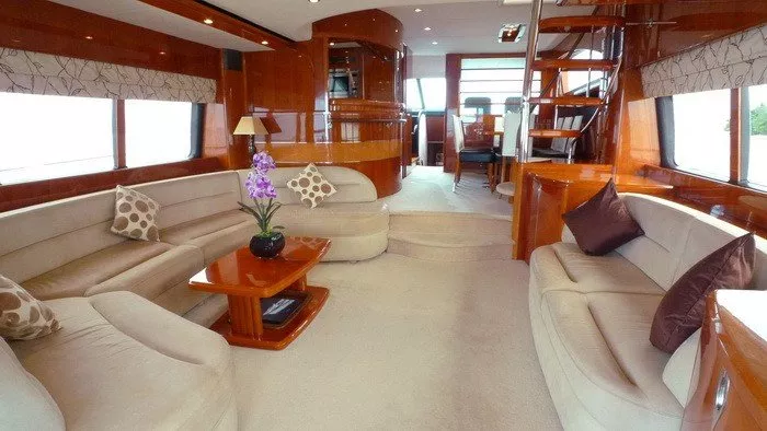 https://dev-api.arconyachts.com/storage/media/29493/conversions/387_9590052879-optimize.webp