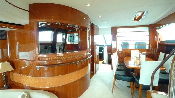 https://dev-api.arconyachts.com/storage/media/29498/conversions/387_5670346532-optimize.webp