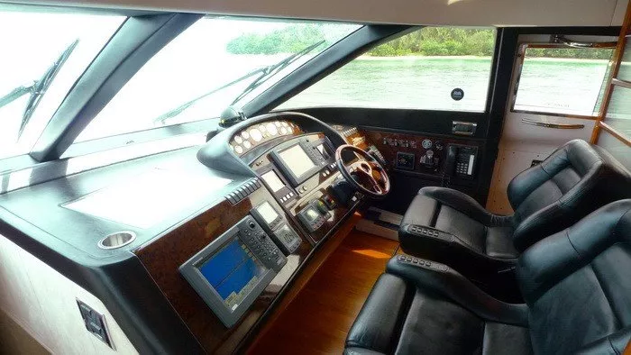 https://dev-api.arconyachts.com/storage/media/29502/conversions/387_5620396200-optimize.webp