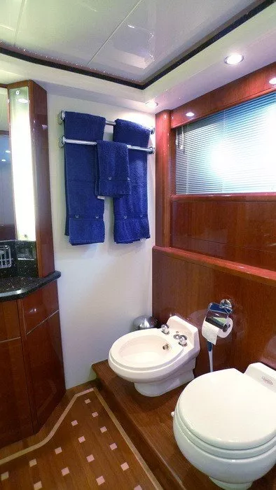 https://dev-api.arconyachts.com/storage/media/29508/conversions/387_8011281392-optimize.webp