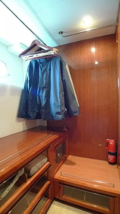 https://dev-api.arconyachts.com/storage/media/29513/conversions/387_3514617524-optimize.webp