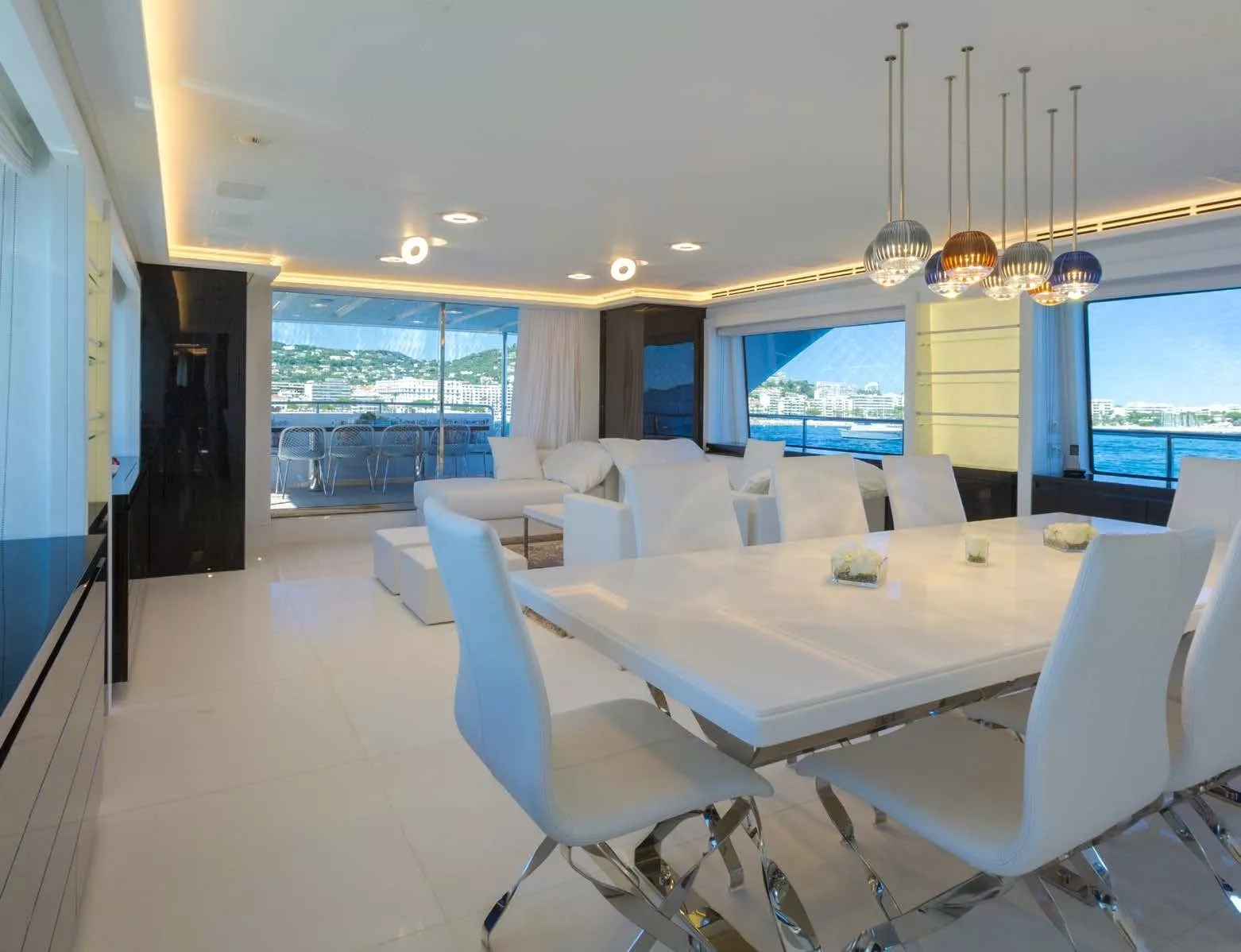 https://dev-api.arconyachts.com/storage/media/29605/conversions/352_3936855377-optimize.webp
