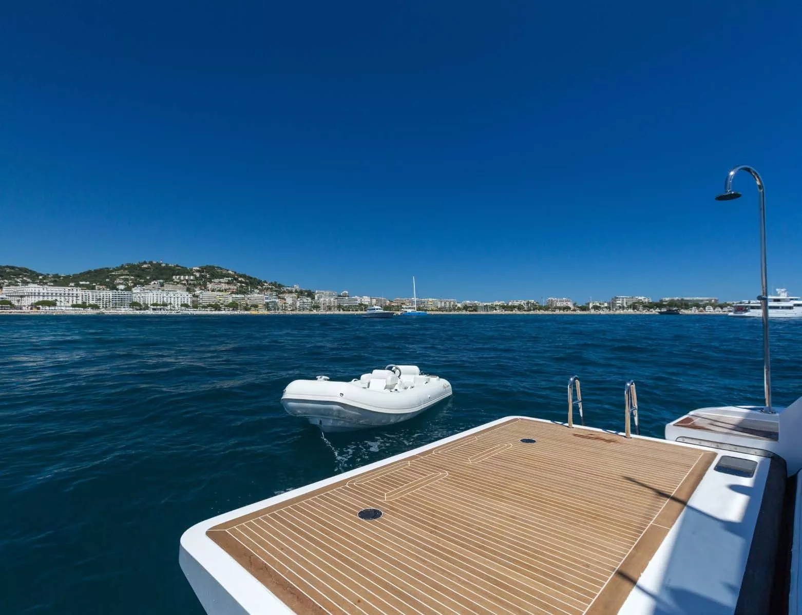 https://dev-api.arconyachts.com/storage/media/29623/conversions/352_7834051364-optimize.webp
