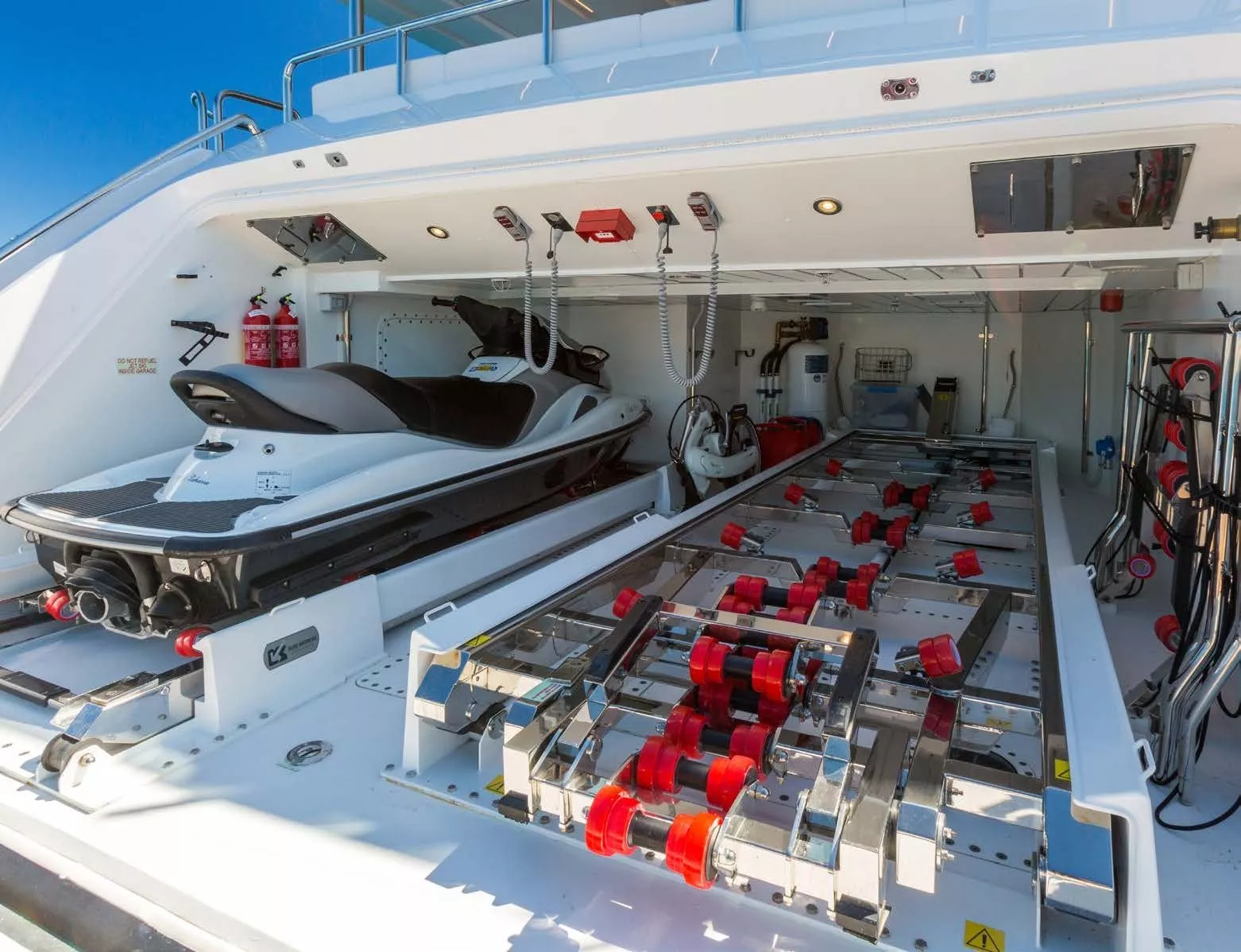 https://dev-api.arconyachts.com/storage/media/29624/conversions/352_1047428664-optimize.webp