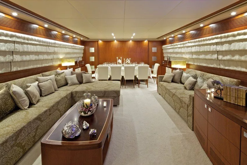 https://dev-api.arconyachts.com/storage/media/29708/conversions/374_6589509756-optimize.webp