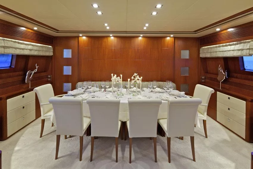 https://dev-api.arconyachts.com/storage/media/29710/conversions/374_8209720739-optimize.webp