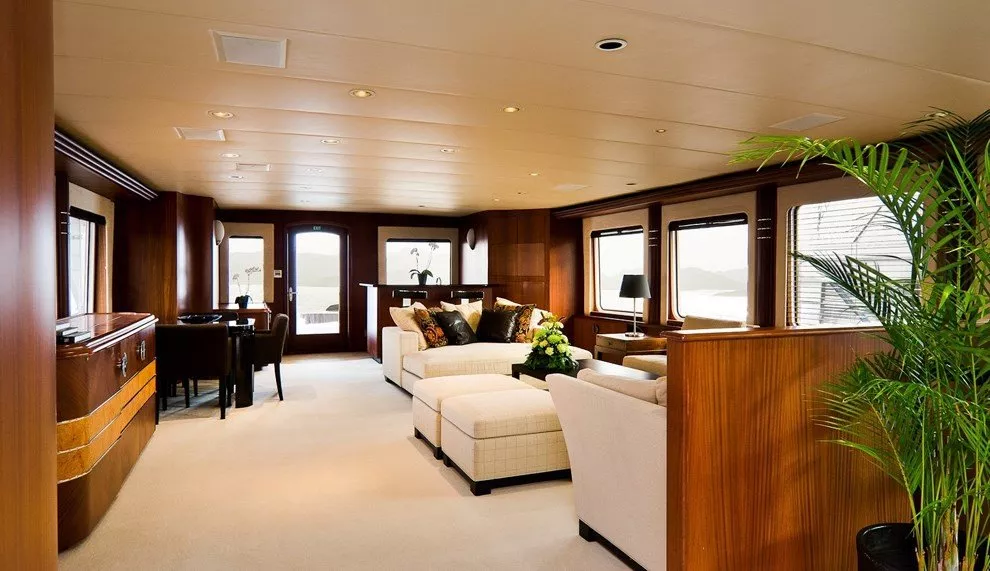 https://dev-api.arconyachts.com/storage/media/29766/conversions/369_2540293906-optimize.webp
