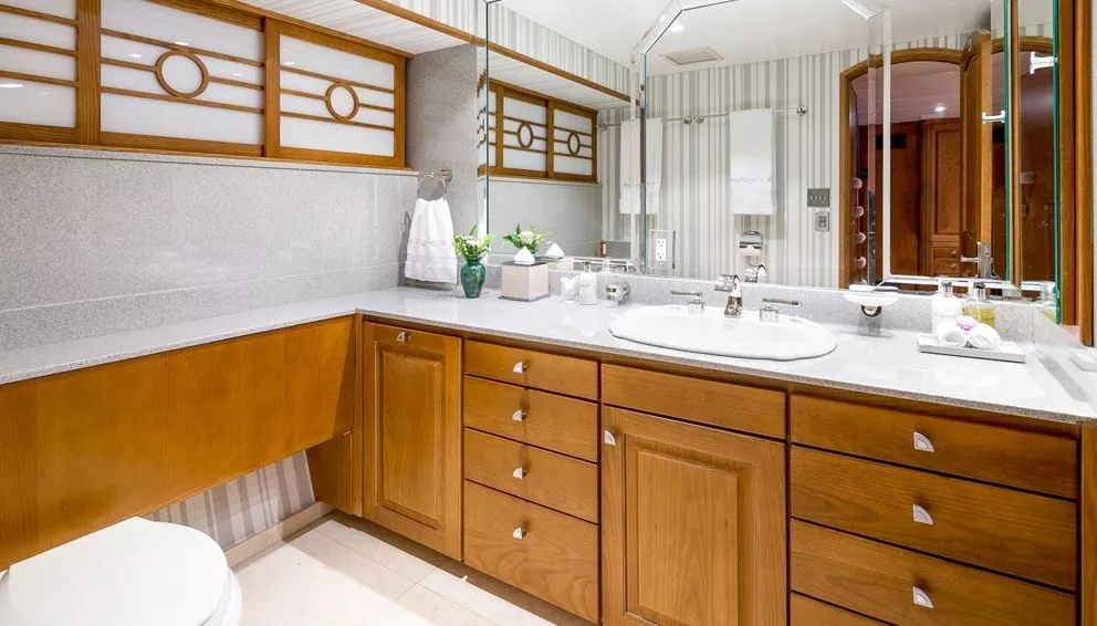 https://dev-api.arconyachts.com/storage/media/29775/conversions/369_7967190476-optimize.webp