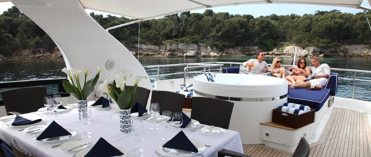 https://dev-api.arconyachts.com/storage/media/29808/conversions/367_8217892982-optimize.webp