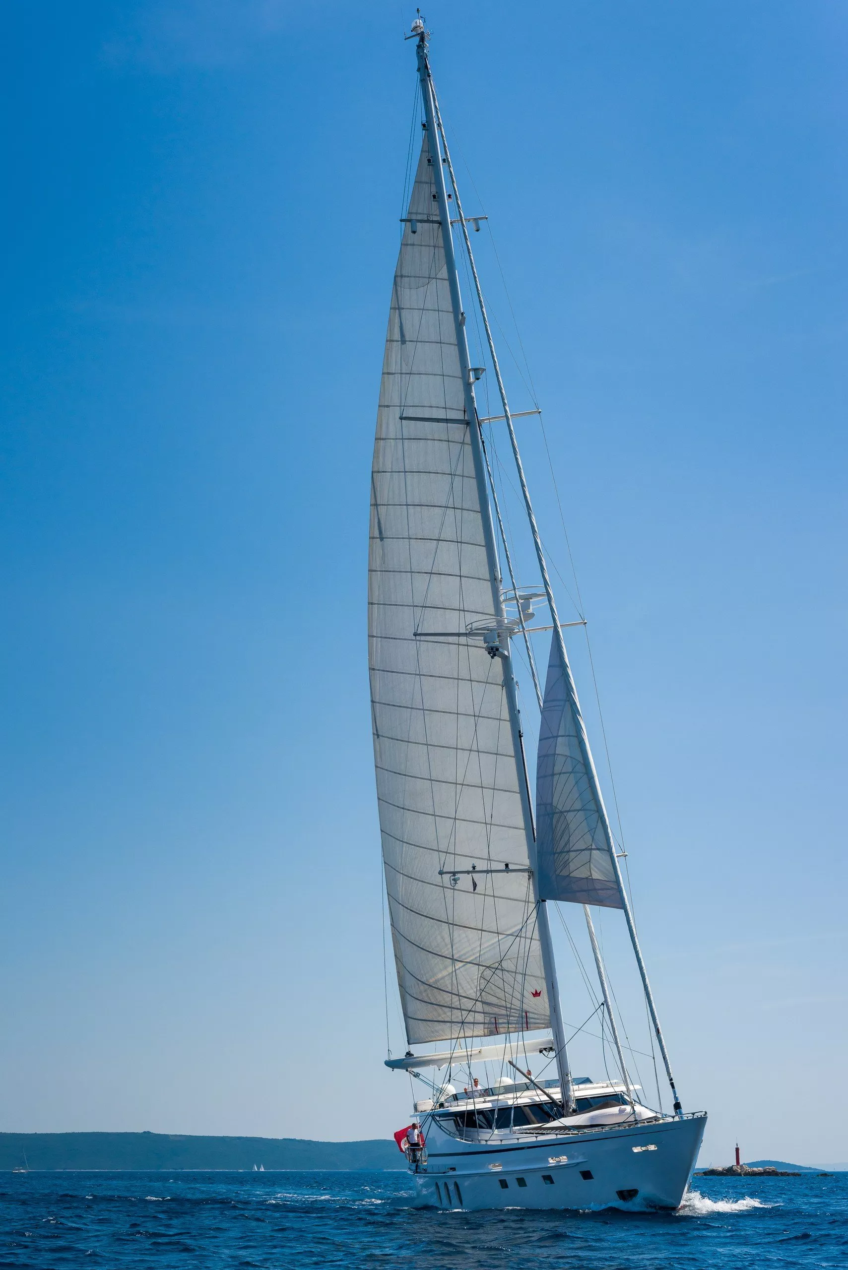 https://dev-api.arconyachts.com/storage/media/29961/conversions/354_8444648119-optimize.webp