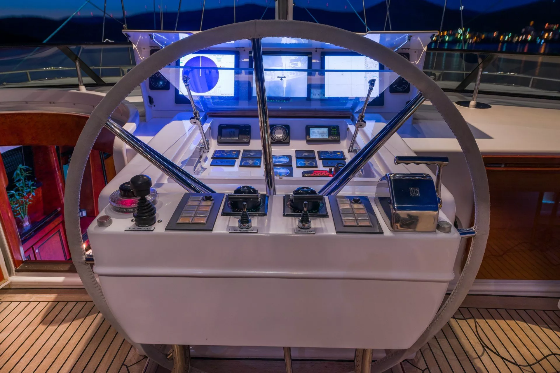 https://dev-api.arconyachts.com/storage/media/29979/conversions/354_5059985951-optimize.webp