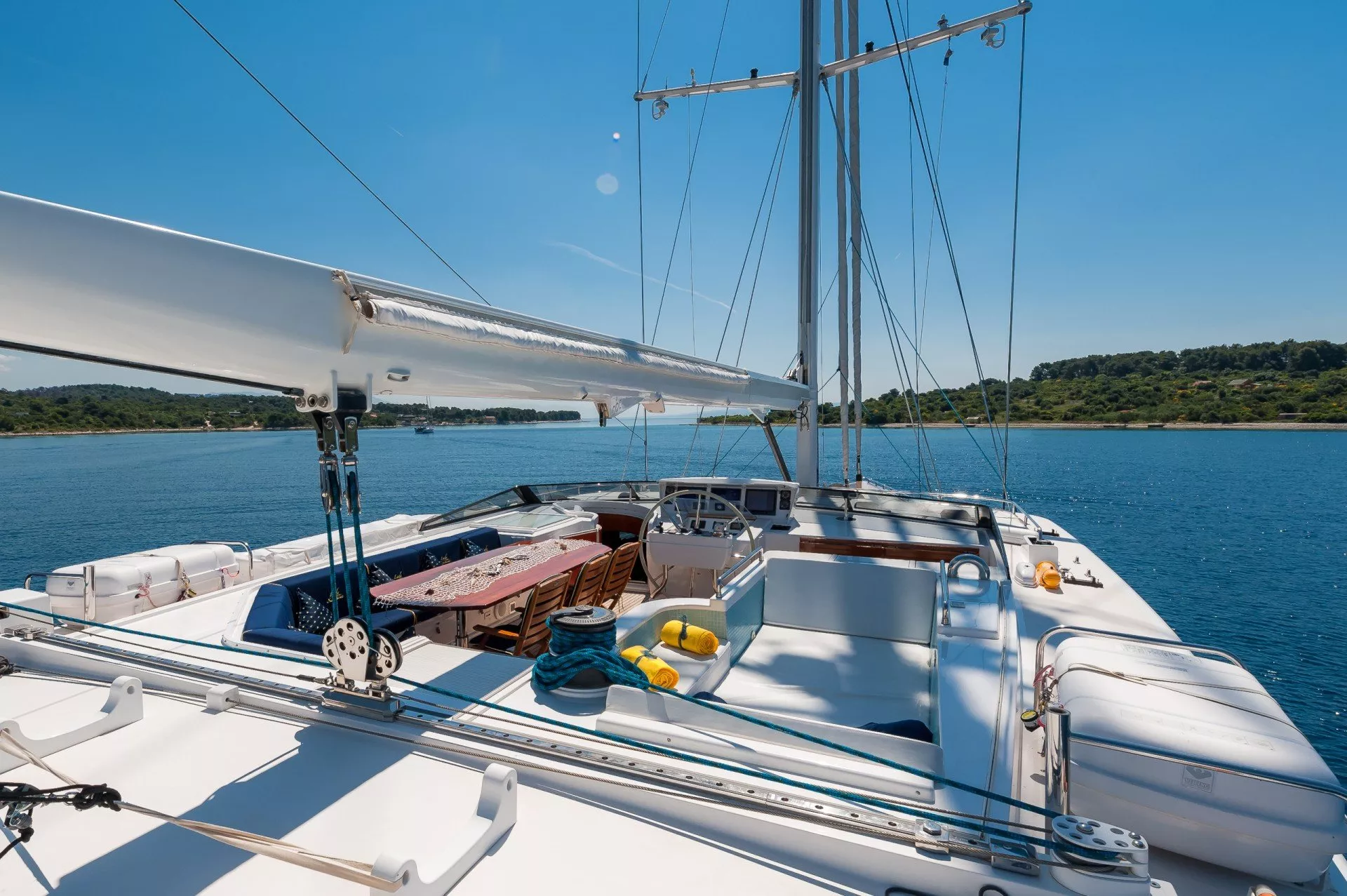 https://dev-api.arconyachts.com/storage/media/29983/conversions/354_5878474691-optimize.webp