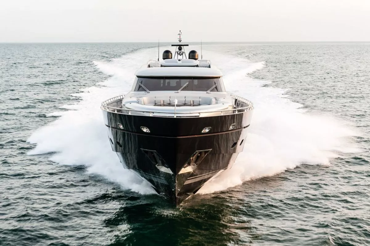 https://dev-api.arconyachts.com/storage/media/30048/conversions/351_0615210140-optimize.webp