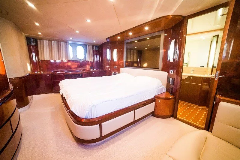 https://dev-api.arconyachts.com/storage/media/30060/conversions/350_7412261143-optimize.webp