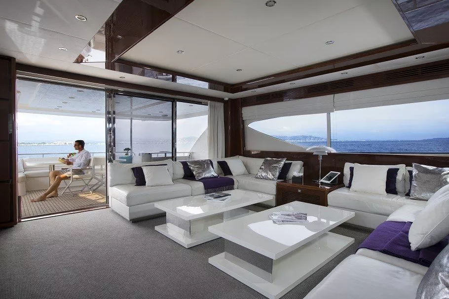 https://dev-api.arconyachts.com/storage/media/30084/conversions/349_6050923132-optimize.webp