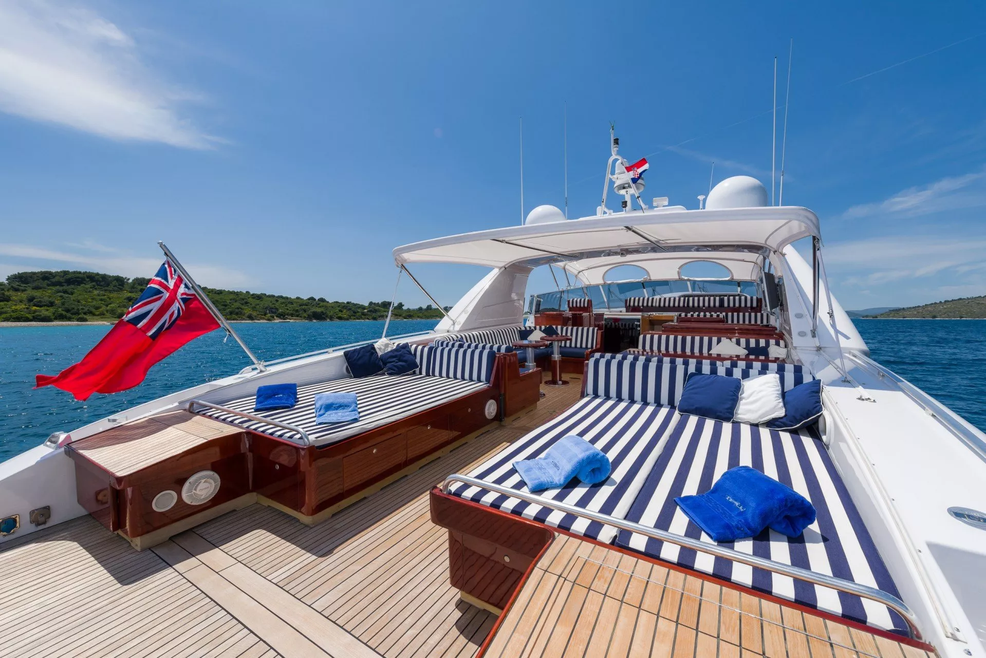 https://dev-api.arconyachts.com/storage/media/30095/conversions/348_1304702970-optimize.webp
