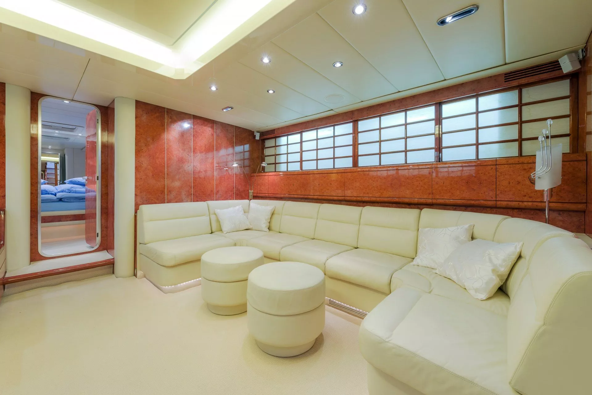 https://dev-api.arconyachts.com/storage/media/30105/conversions/348_1942718605-optimize.webp