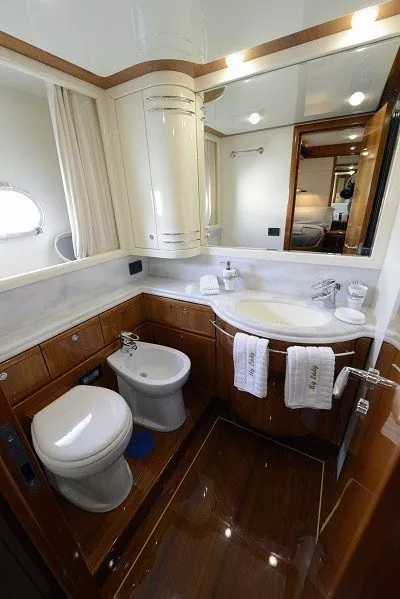 https://dev-api.arconyachts.com/storage/media/30128/conversions/347_8321067372-optimize.webp