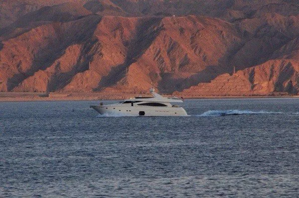 https://dev-api.arconyachts.com/storage/media/30132/conversions/347_9392635913-optimize.webp