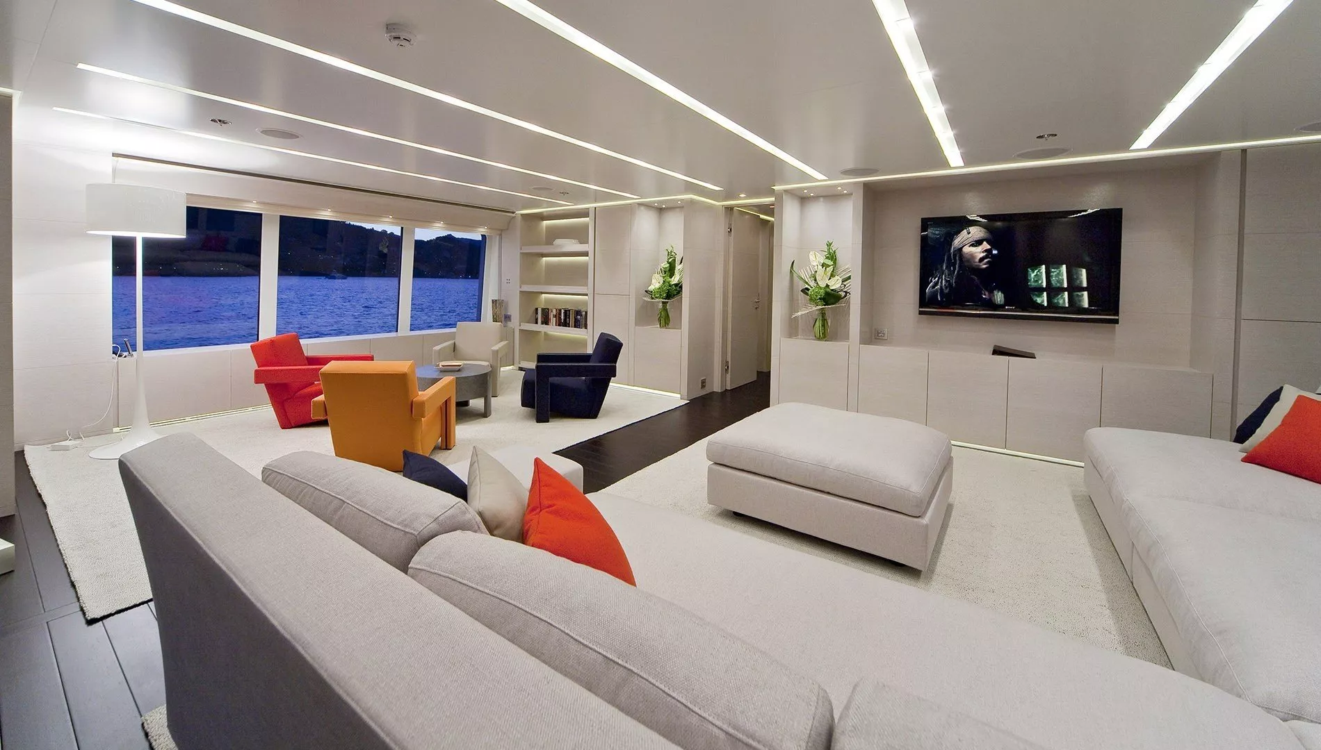 https://dev-api.arconyachts.com/storage/media/30138/conversions/85_1838553315-optimize.webp