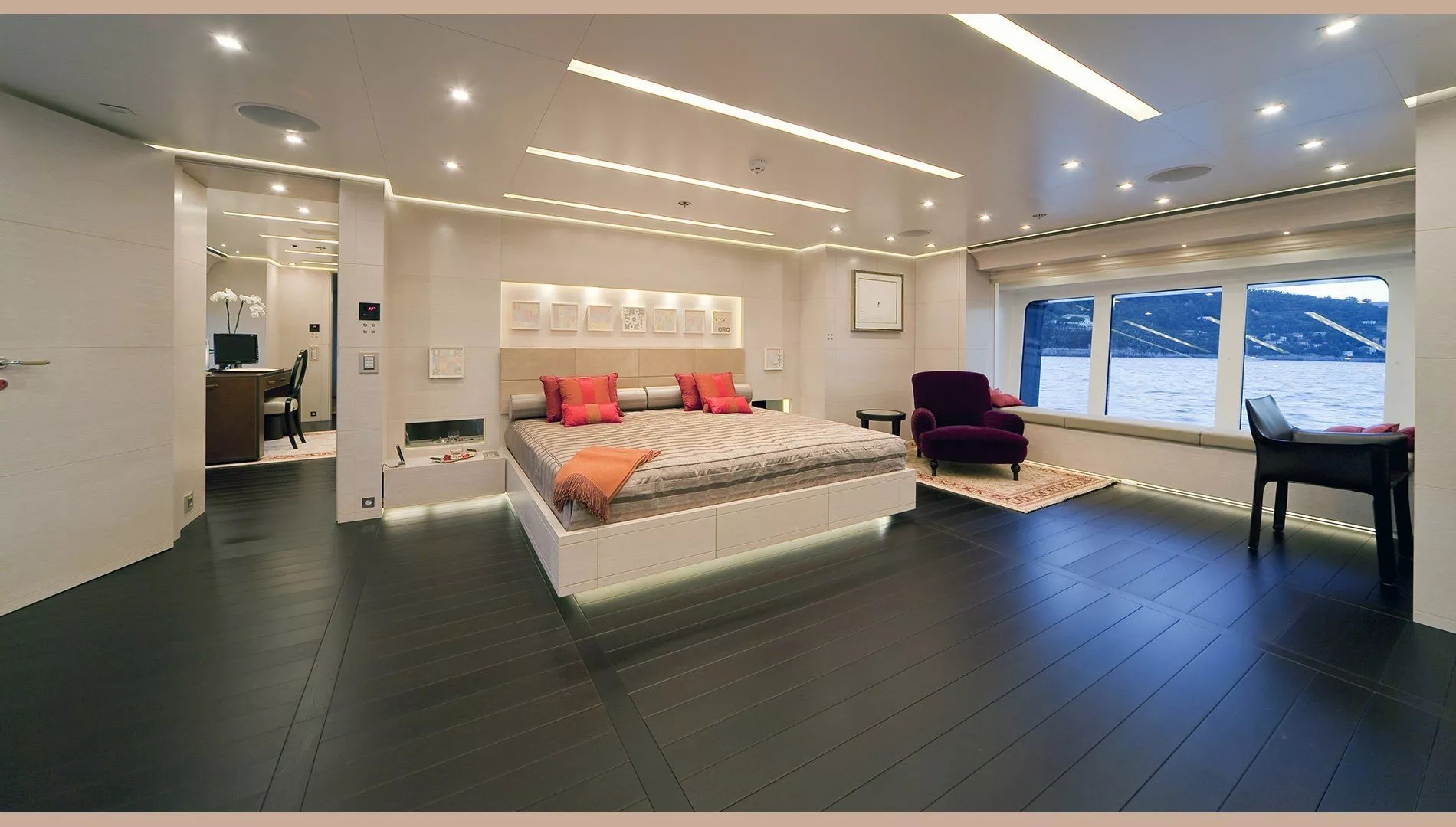 https://dev-api.arconyachts.com/storage/media/30139/conversions/85_4823449504-optimize.webp