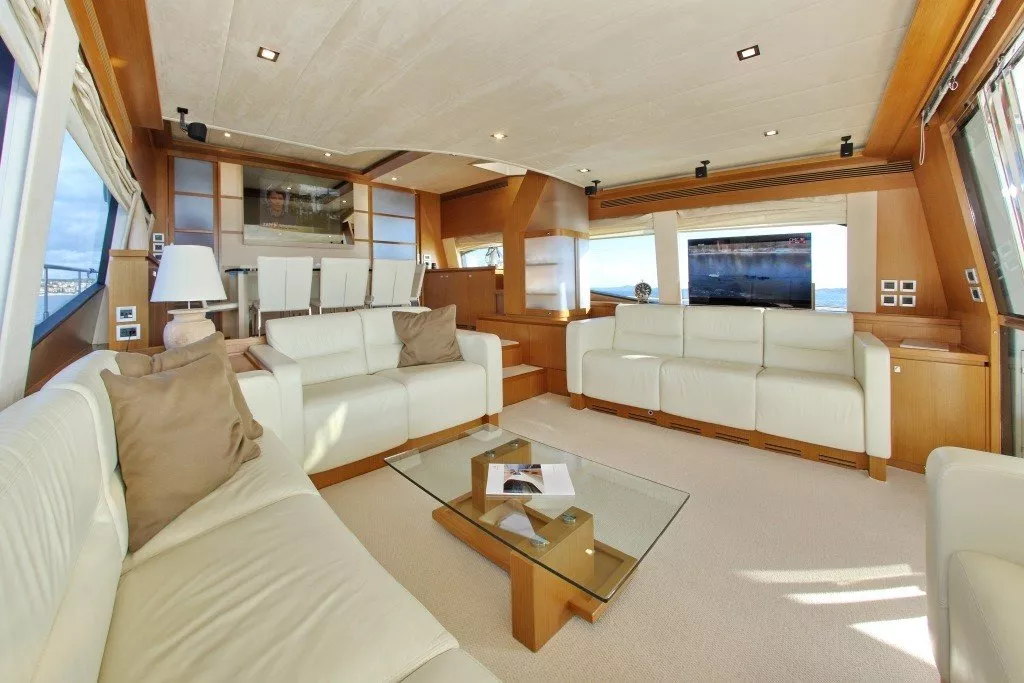 https://dev-api.arconyachts.com/storage/media/30203/conversions/343_6358808721-optimize.webp