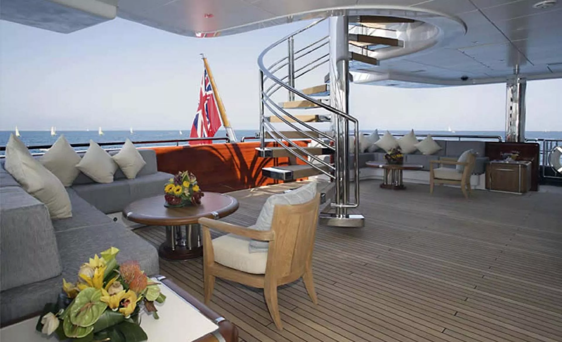https://dev-api.arconyachts.com/storage/media/30227/conversions/341_7491375542-optimize.webp
