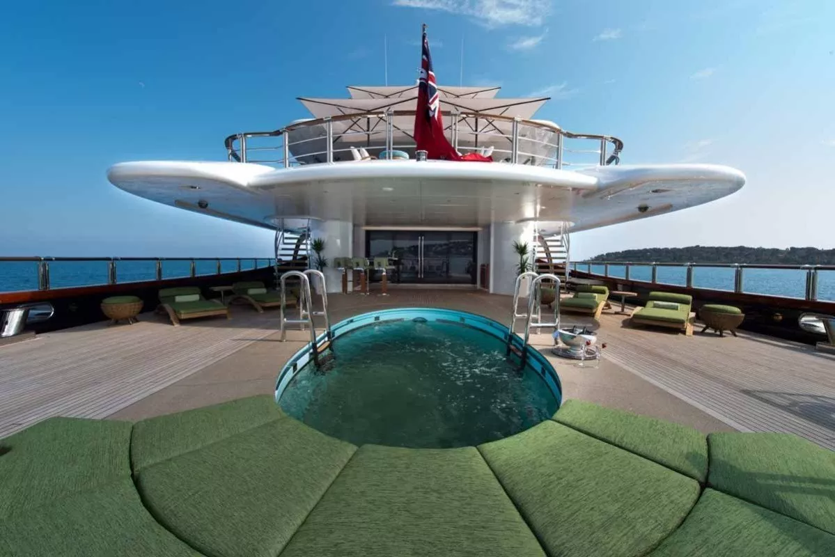 https://dev-api.arconyachts.com/storage/media/30265/conversions/339_4759501929-optimize.webp