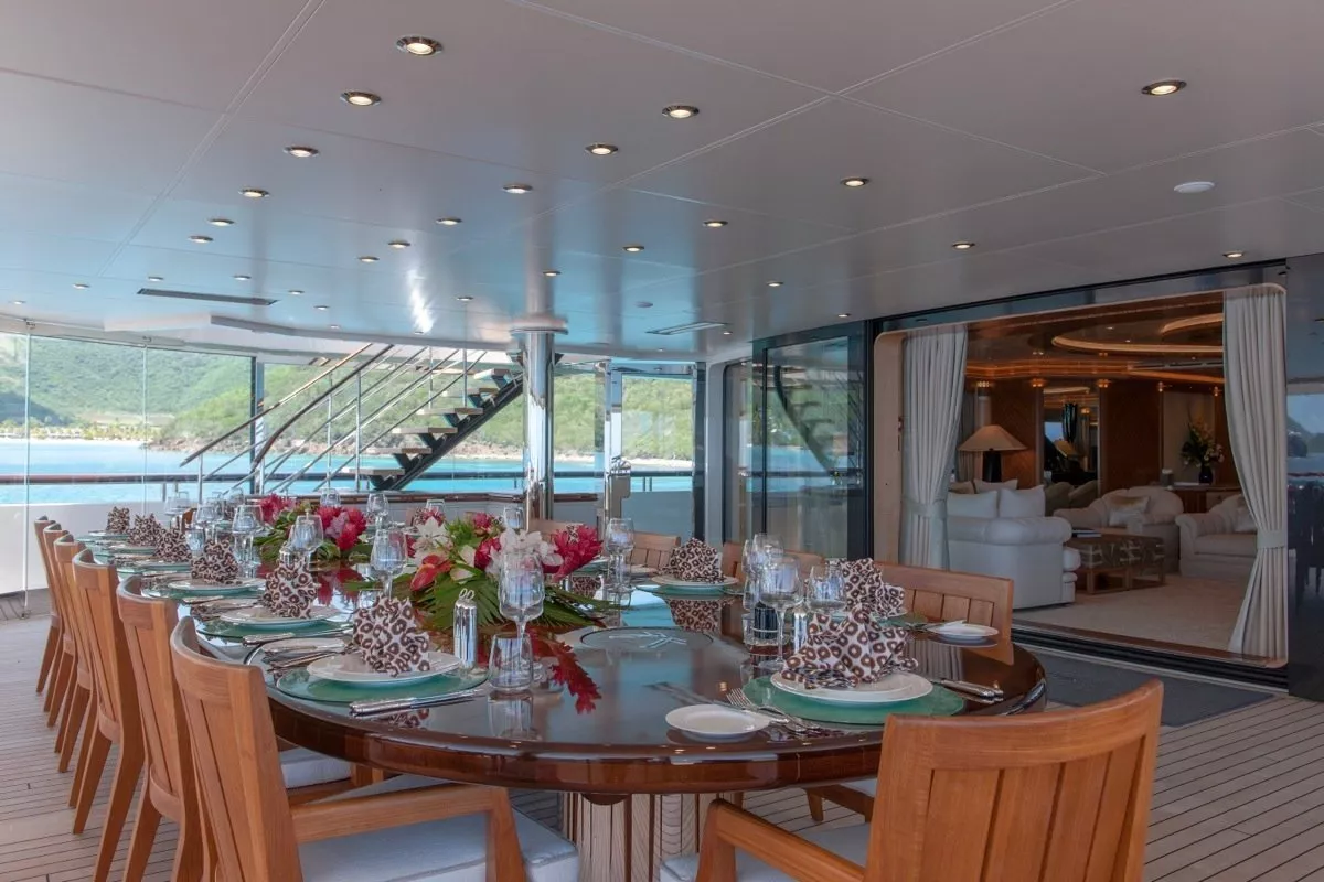 https://dev-api.arconyachts.com/storage/media/30332/conversions/87_5650022105-optimize.webp
