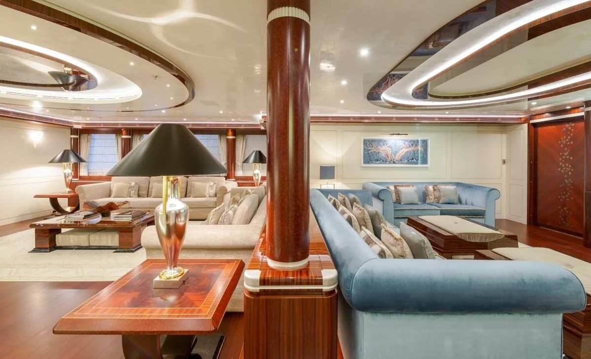 https://dev-api.arconyachts.com/storage/media/30354/conversions/87_9986939176-optimize.webp