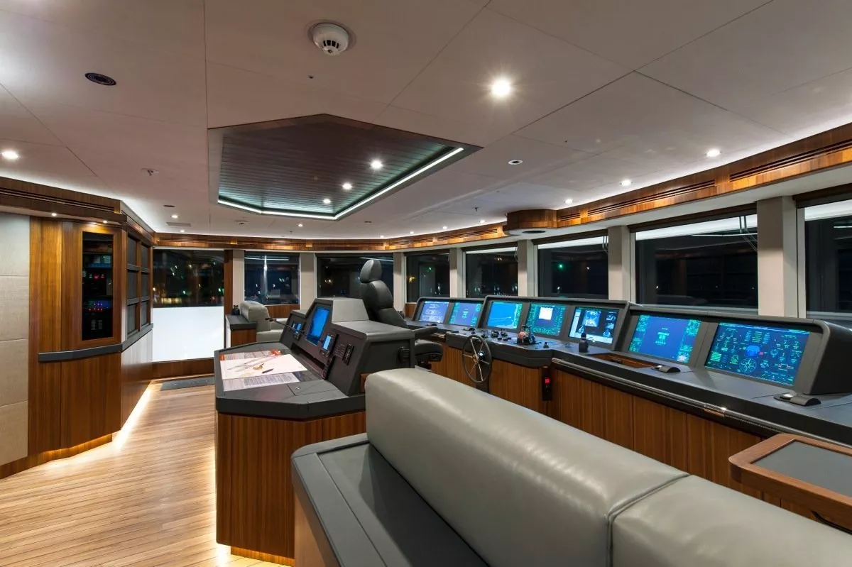 https://dev-api.arconyachts.com/storage/media/30358/conversions/87_6184146327-optimize.webp