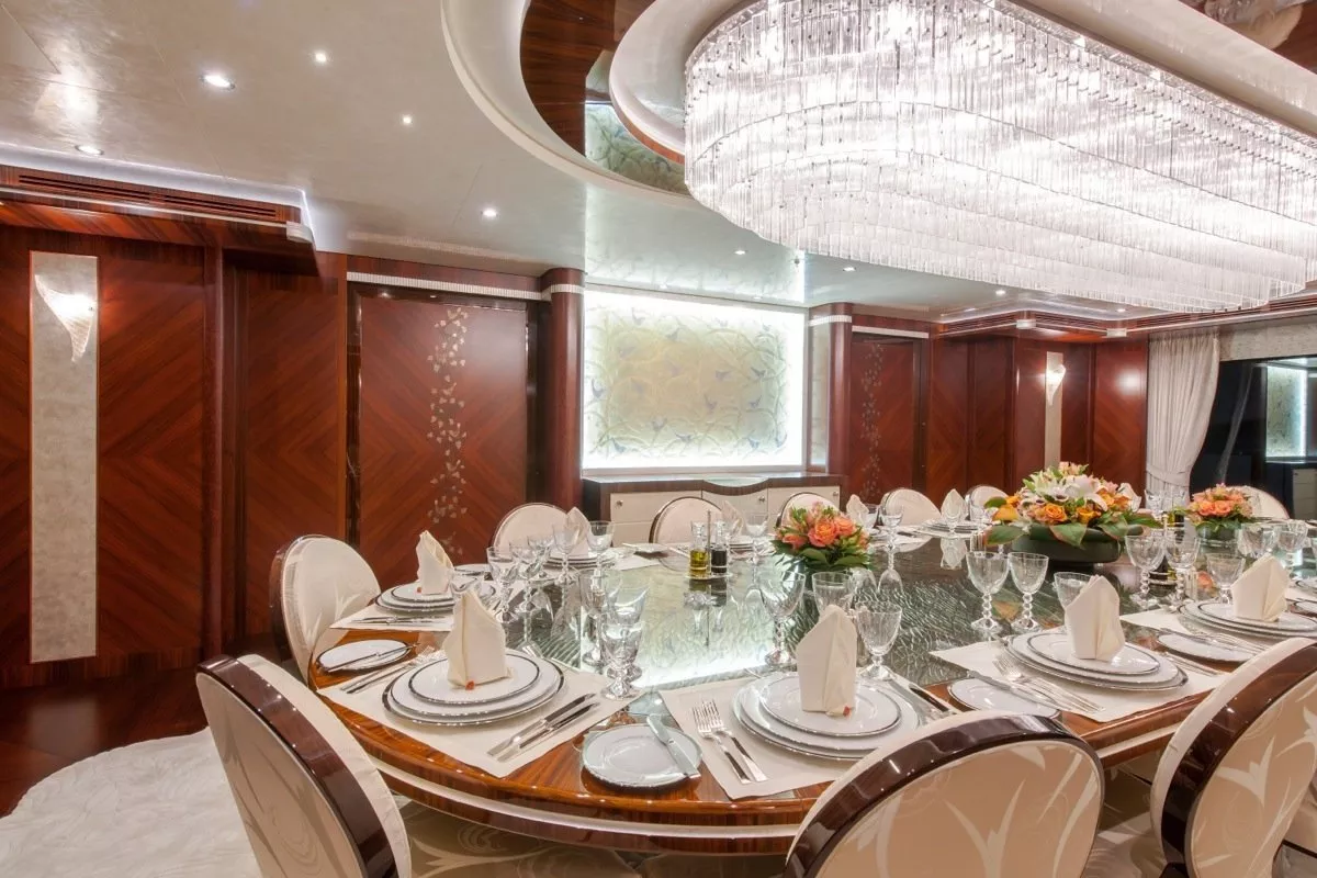 https://dev-api.arconyachts.com/storage/media/30360/conversions/87_8215769499-optimize.webp