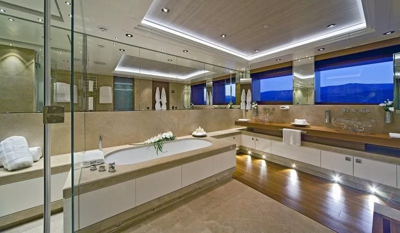 https://dev-api.arconyachts.com/storage/media/30383/conversions/331_7592321608-optimize.webp