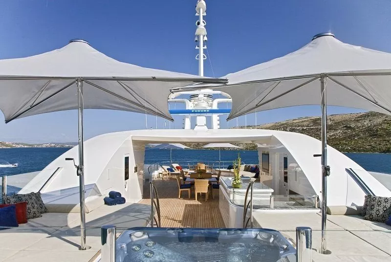 https://dev-api.arconyachts.com/storage/media/30388/conversions/331_9241443151-optimize.webp