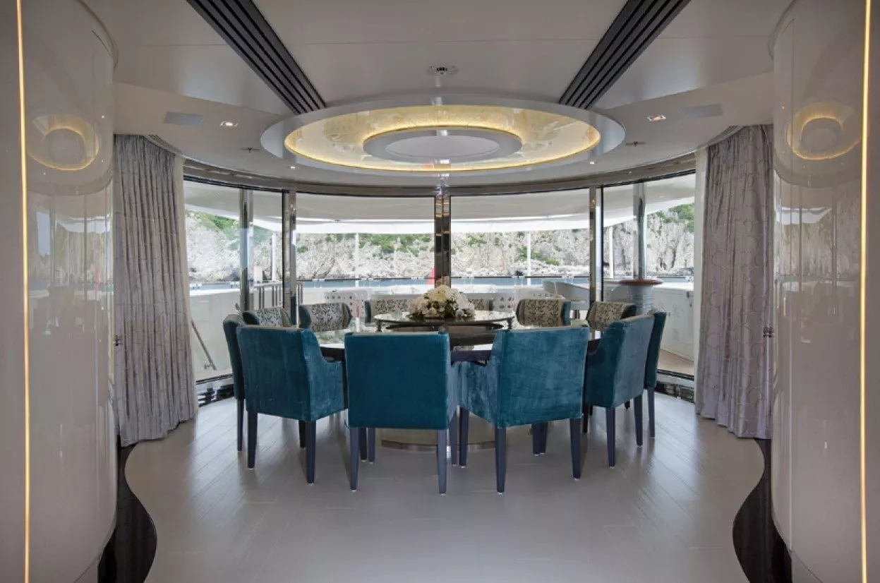 https://dev-api.arconyachts.com/storage/media/30422/conversions/328_0003249483-optimize.webp