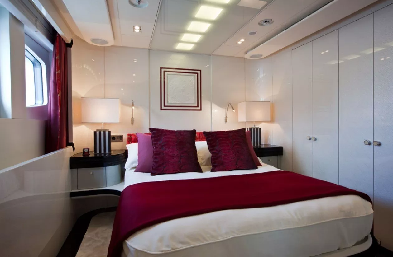 https://dev-api.arconyachts.com/storage/media/30430/conversions/328_8976097226-optimize.webp