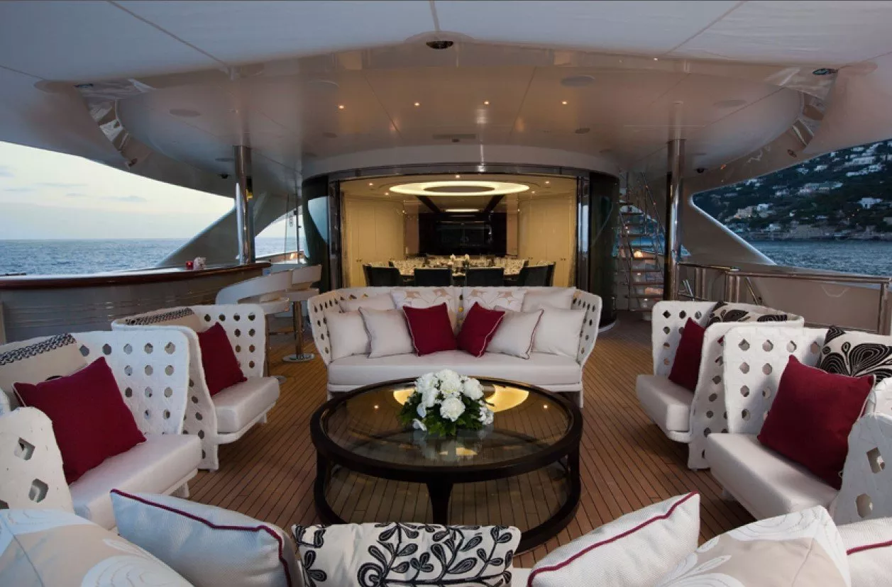 https://dev-api.arconyachts.com/storage/media/30436/conversions/328_2465073058-optimize.webp