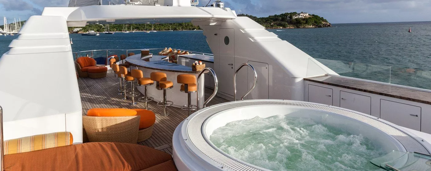 https://dev-api.arconyachts.com/storage/media/30459/conversions/326_7490705045-optimize.webp