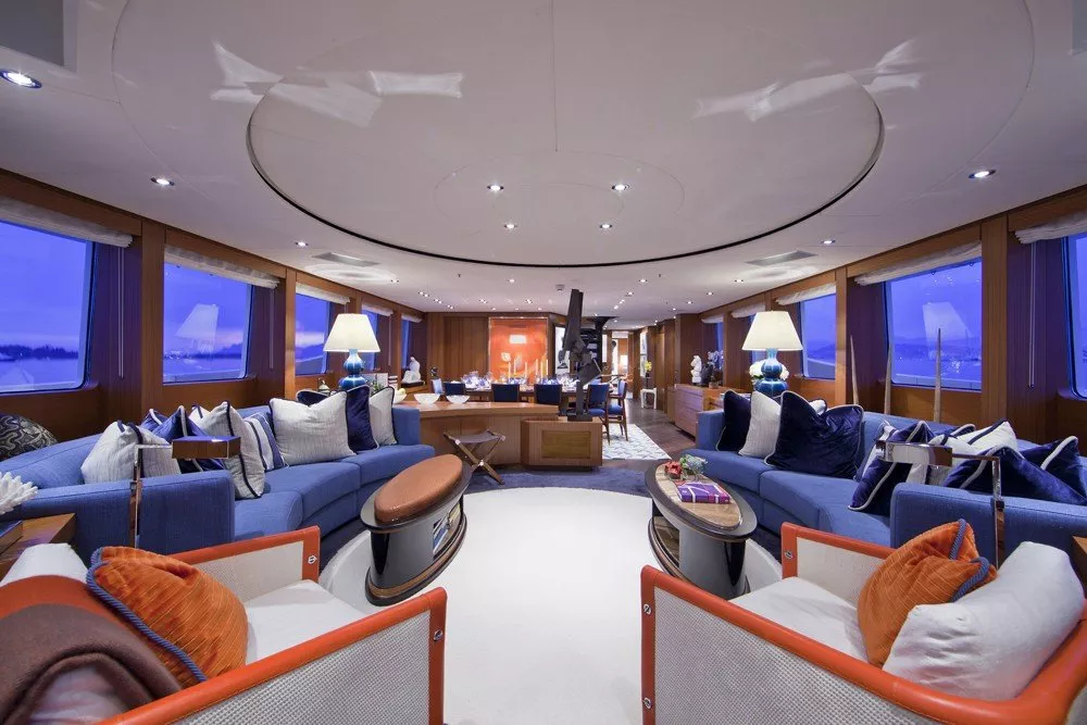 https://dev-api.arconyachts.com/storage/media/30467/conversions/325_0276740815-optimize.webp